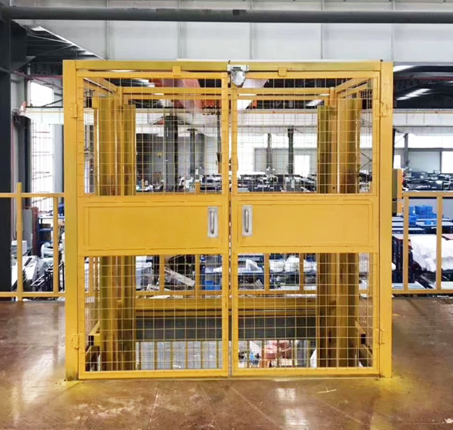 湾岭镇智能导轨式升降机亮相